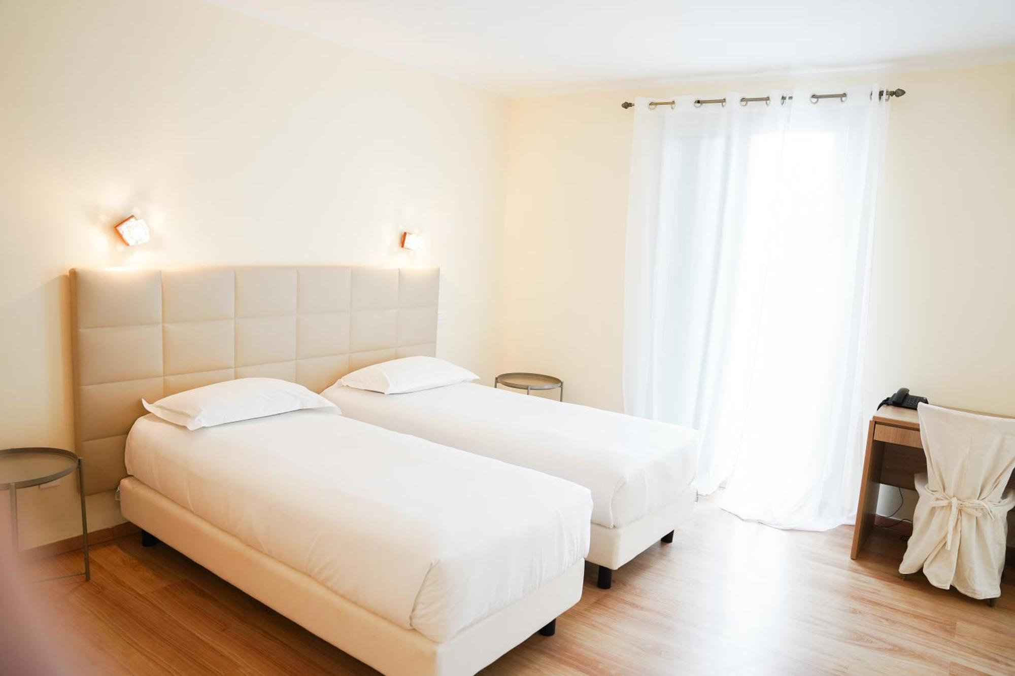 Hotel Castellu à Lucciana  Extérieur photo
