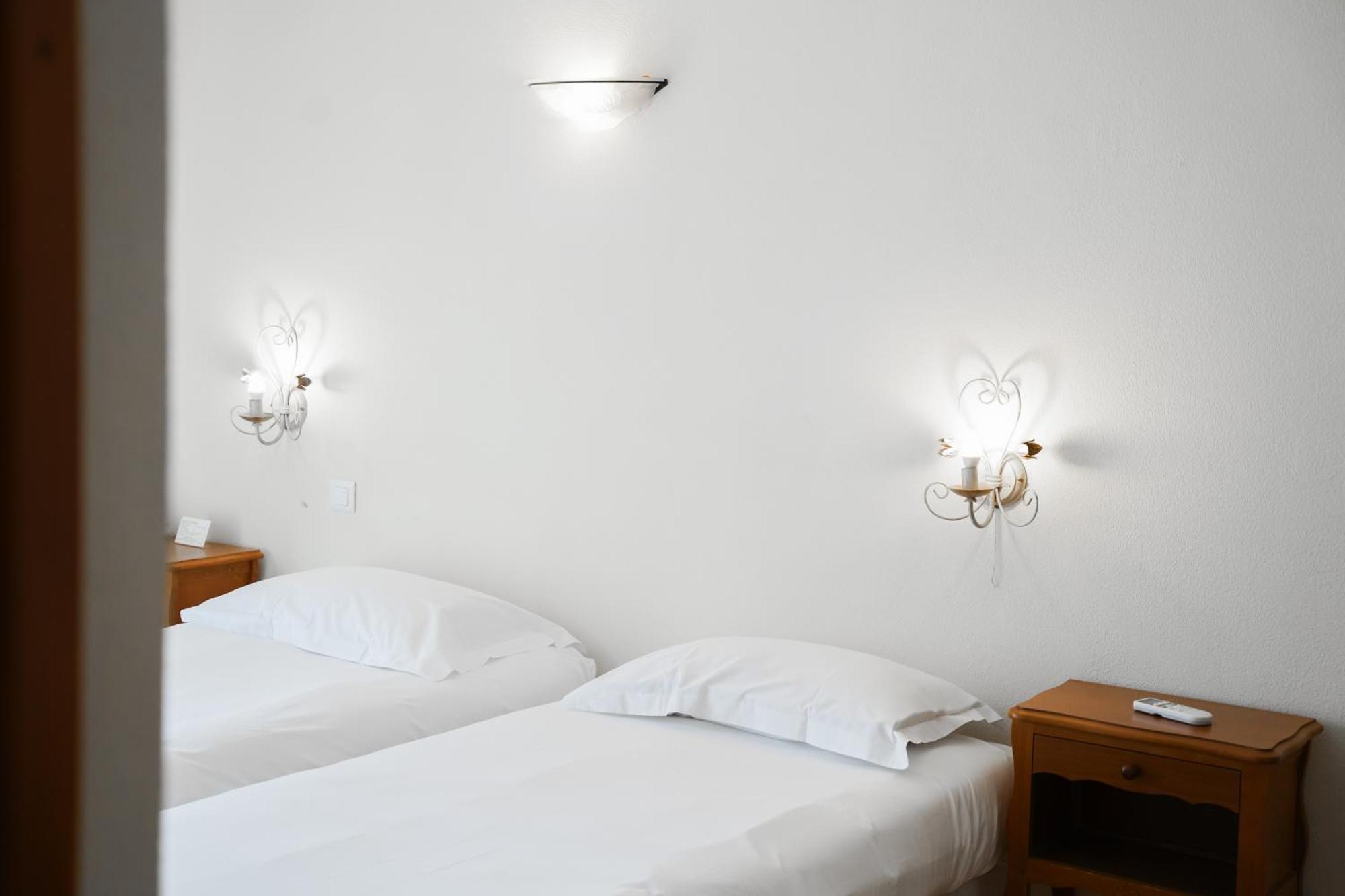Hotel Castellu à Lucciana  Extérieur photo