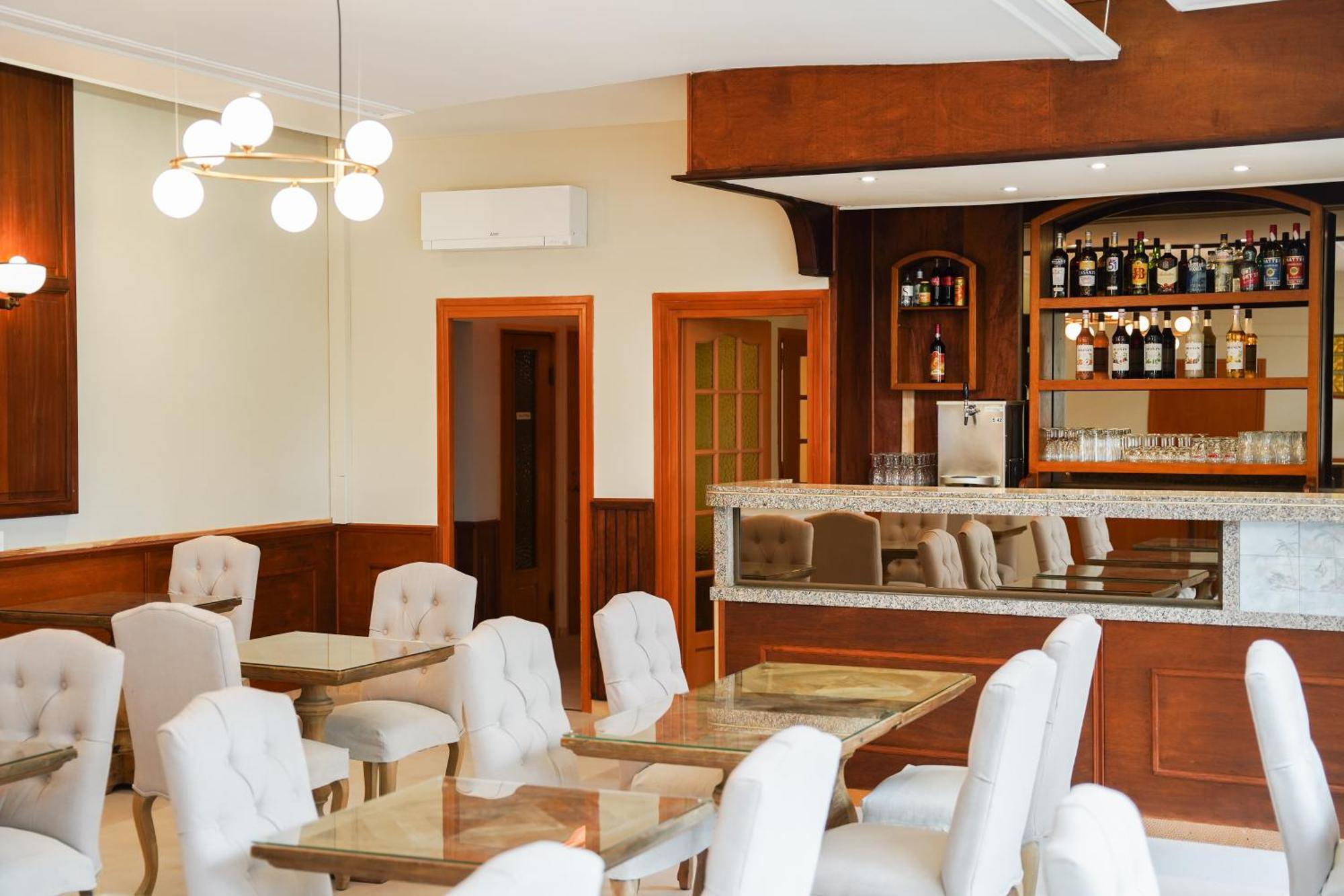 Hotel Castellu à Lucciana  Extérieur photo